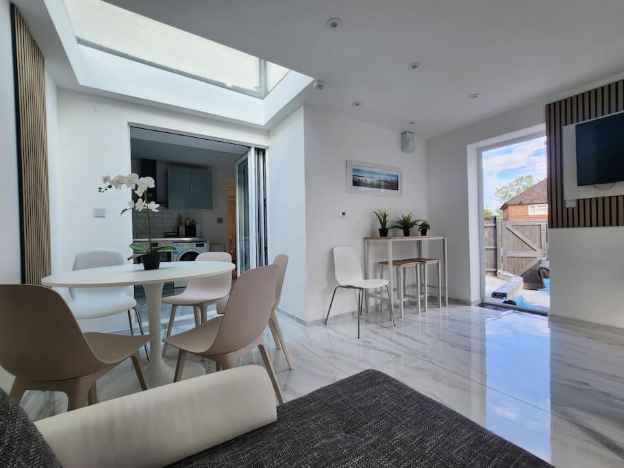 Spacious And Bright One Bedroom Apartment Oxford Exterior foto