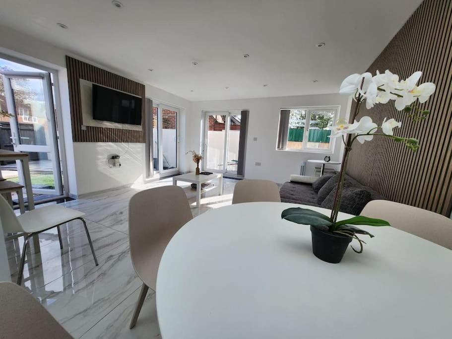 Spacious And Bright One Bedroom Apartment Oxford Exterior foto